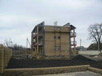 На участке в 20 соток два трёхэтажных дома общей площадью 182,7м2 и 208,1м2. - <ro>Изображение</ro><ru>Изображение</ru> #4, <ru>Объявление</ru> #482303