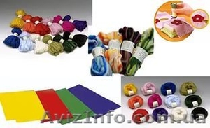 Большой ассортимент пряжи.