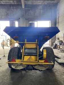 МВУ-6 Машина для внесення мінеральних добрив