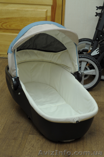 Коляска Chicco Trio S3 в отличном состоянии - <ro>Изображение</ro><ru>Изображение</ru> #1, <ru>Объявление</ru> #701518