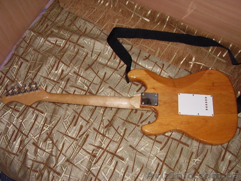 Электоргитара Недорого Срочно Отл. сост. - <ro>Изображение</ro><ru>Изображение</ru> #3, <ru>Объявление</ru> #720607