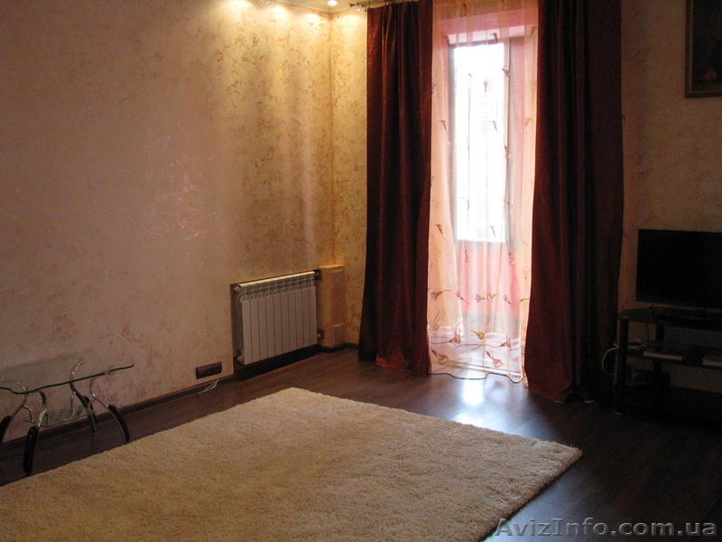 Сдам посуточно 1-ком.квартиру в центре города - <ro>Изображение</ro><ru>Изображение</ru> #1, <ru>Объявление</ru> #807007