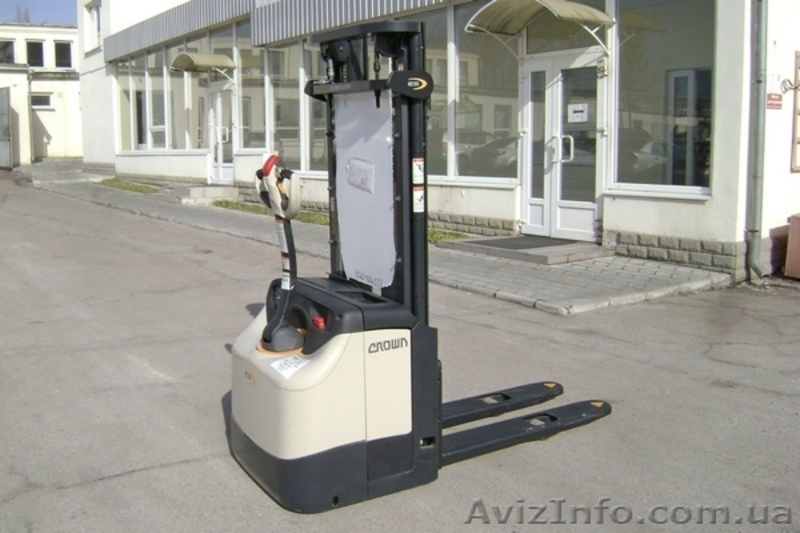 Электроштабелер Crown ES4000-1,2 новый - <ro>Изображение</ro><ru>Изображение</ru> #1, <ru>Объявление</ru> #1546749