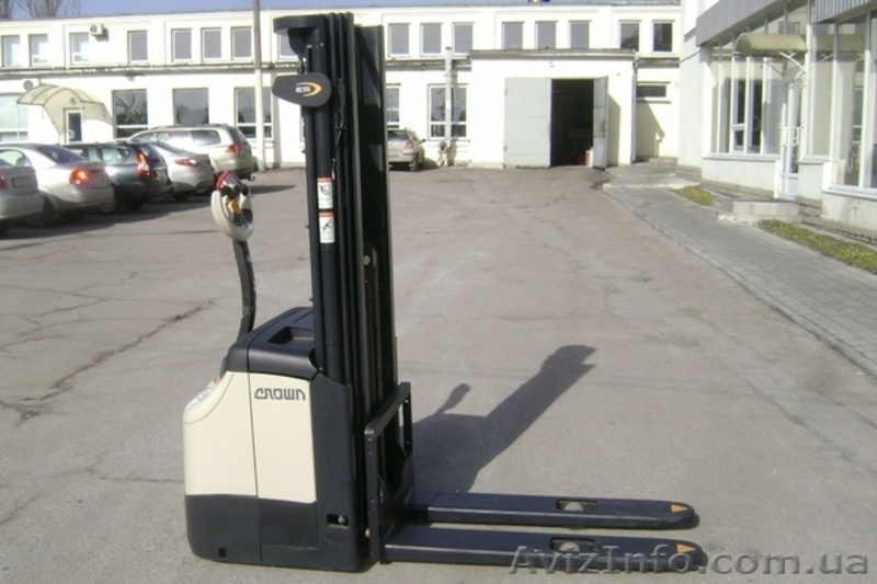 Электроштабелер Crown ES4000-1,2 новый - <ro>Изображение</ro><ru>Изображение</ru> #2, <ru>Объявление</ru> #1546749